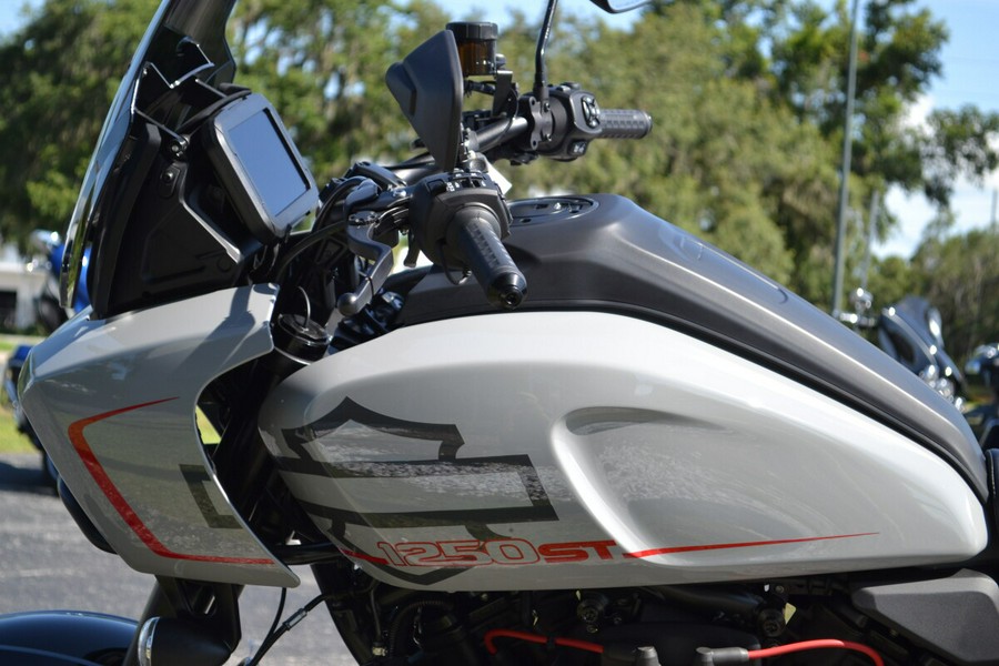 2025 Harley-Davidson® Pan America® 1250 ST - RA1250ST