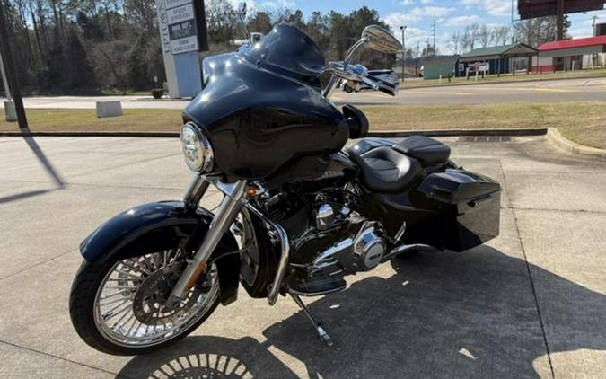 2011 Harley-Davidson® FLHX103 - Street Glide® PowerPak