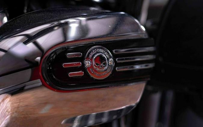 2017 FLHTCUTG - Tri Glide® Ultra - Harley-Davidson®