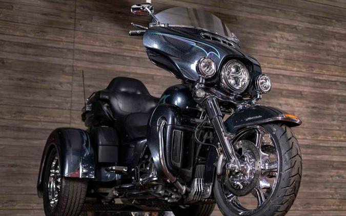2017 FLHTCUTG - Tri Glide® Ultra - Harley-Davidson®