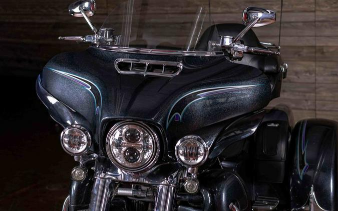 2017 FLHTCUTG - Tri Glide® Ultra - Harley-Davidson®