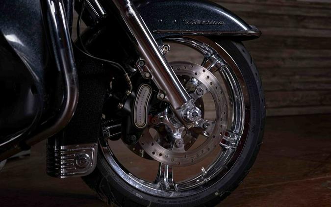 2017 FLHTCUTG - Tri Glide® Ultra - Harley-Davidson®