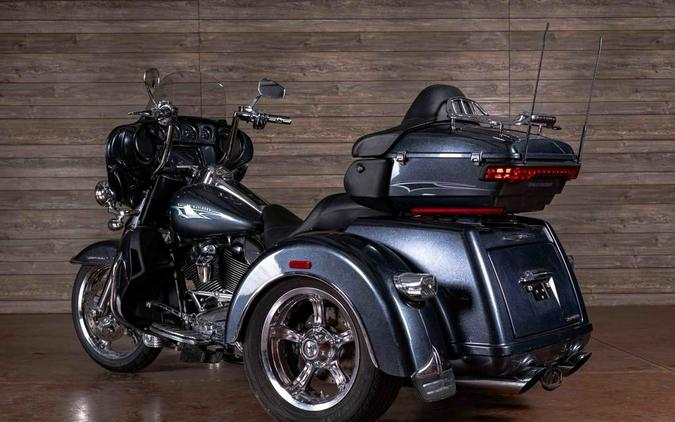 2017 FLHTCUTG - Tri Glide® Ultra - Harley-Davidson®