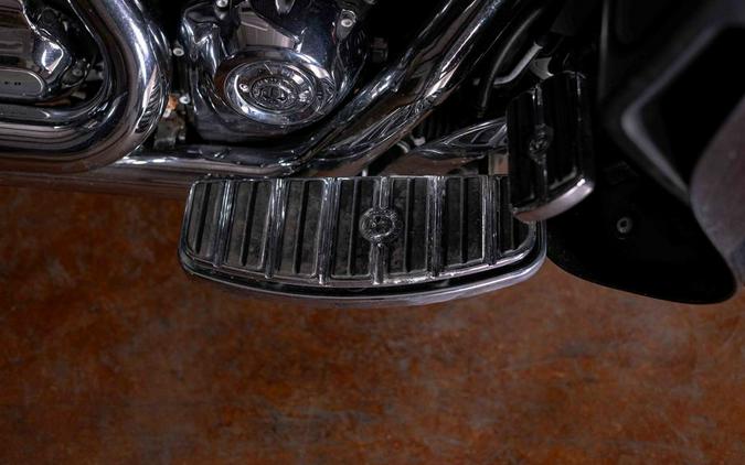 2017 FLHTCUTG - Tri Glide® Ultra - Harley-Davidson®