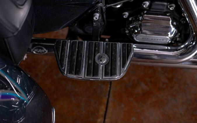 2017 FLHTCUTG - Tri Glide® Ultra - Harley-Davidson®