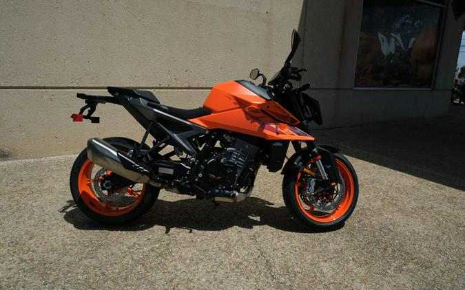 New 2024 KTM 990 DUKE ORANGE