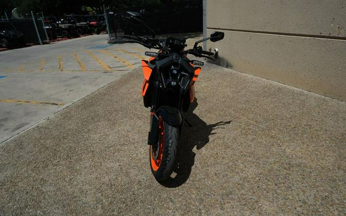 New 2024 KTM 990 DUKE ORANGE