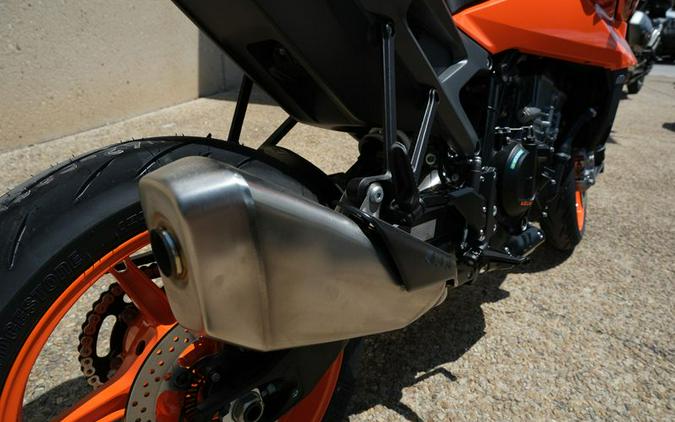 New 2024 KTM 990 DUKE ORANGE