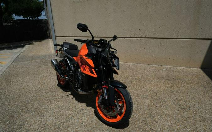 New 2024 KTM 990 DUKE ORANGE