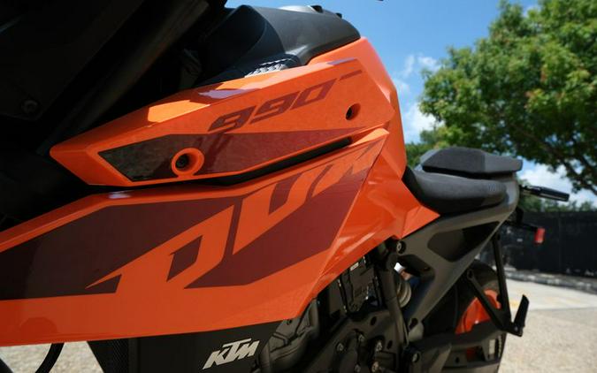 New 2024 KTM 990 DUKE ORANGE