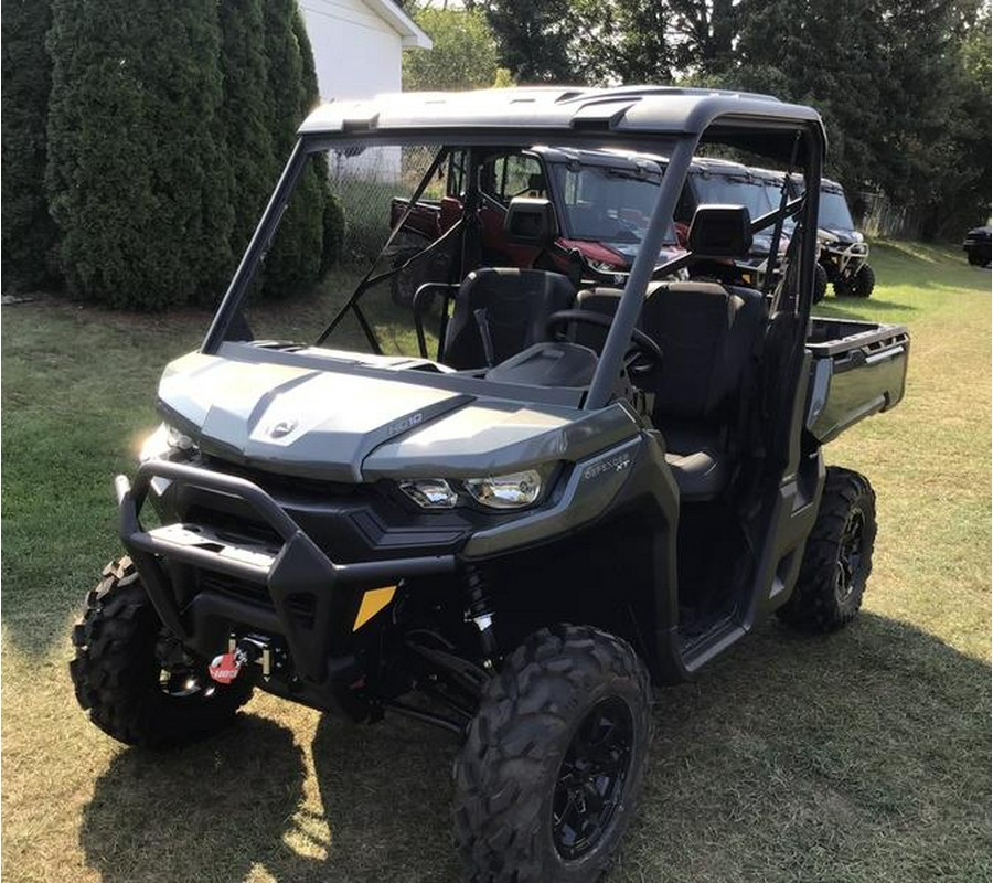 2024 Can-Am® Defender XT HD10