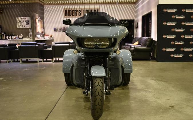 2024 Harley-Davidson Road Glide 3 Sharkskin Blue - Black Finish