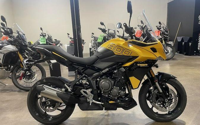 2025 Triumph Tiger Sport 800 Cosmic Yellow