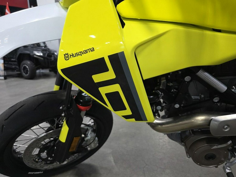2026 Husqvarna Supermoto 701