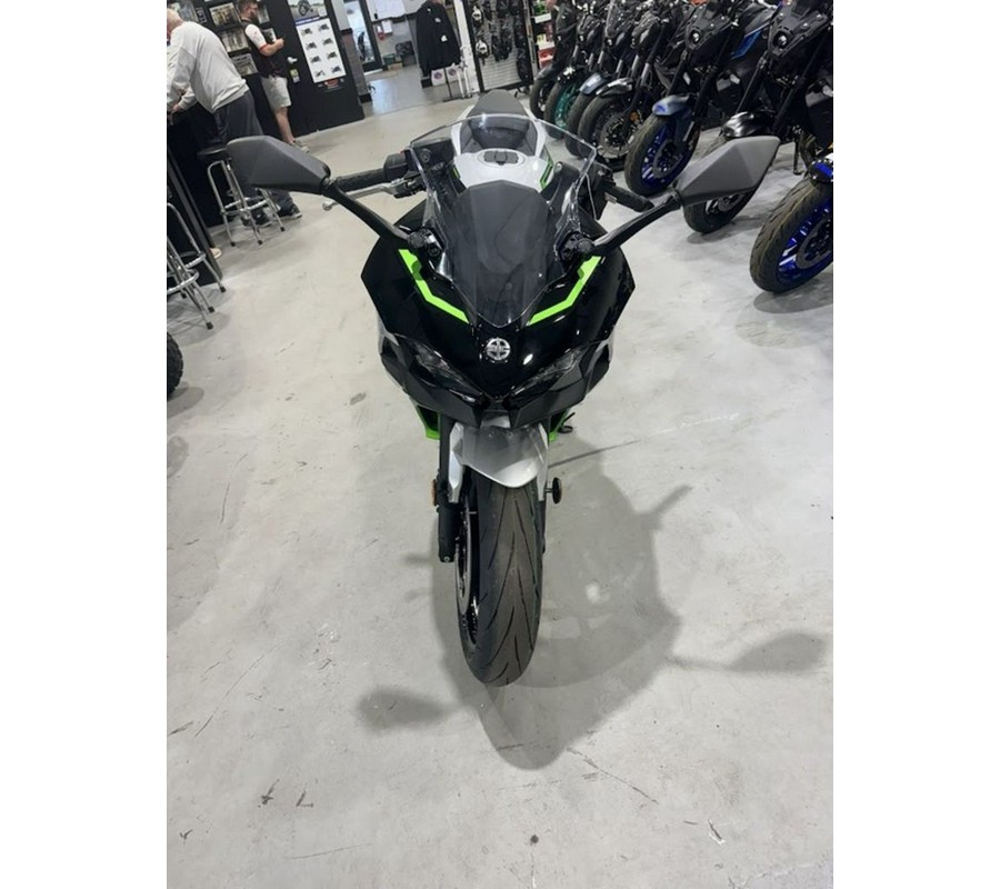 2024 Kawasaki Ninja® 7 Hybrid ABS