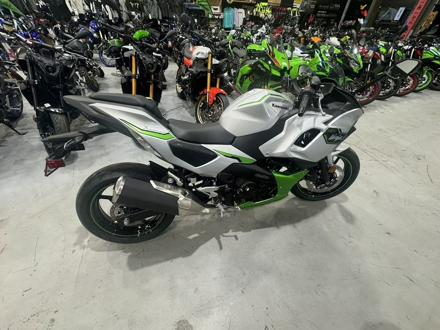 2024 Kawasaki Ninja® 7 Hybrid ABS