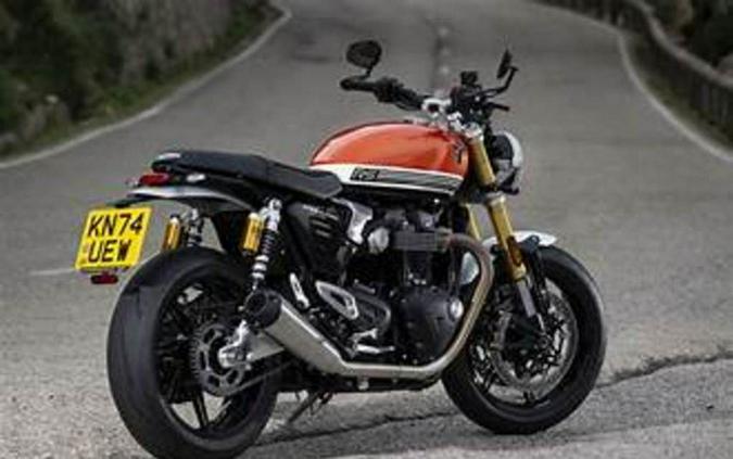 2025 Triumph Speed Twin 1200 RS Baja OrangeSapphire Black