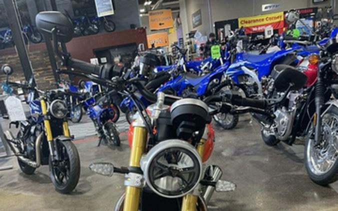 2025 Triumph Speed Twin 1200 RS Baja OrangeSapphire Black