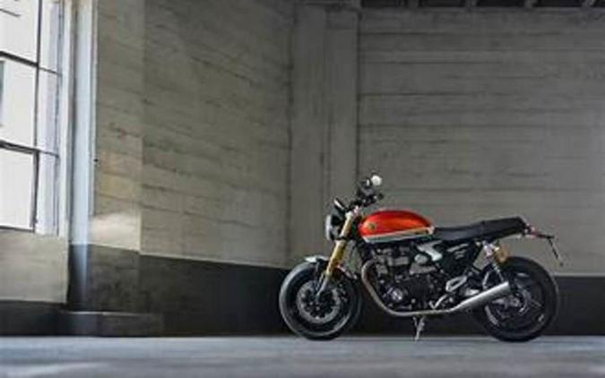 2025 Triumph Speed Twin 1200 RS Baja OrangeSapphire Black