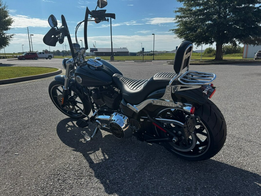 2014 Harley-Davidson® Breakout® Vivid Black
