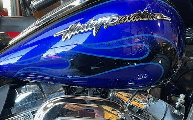 2011 Harley-Davidson® CVO™ Ultra Classic® Electra Glide® BLUE/COBALT