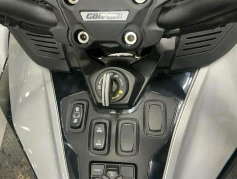 2022 Can-Am® Spyder RT SE6