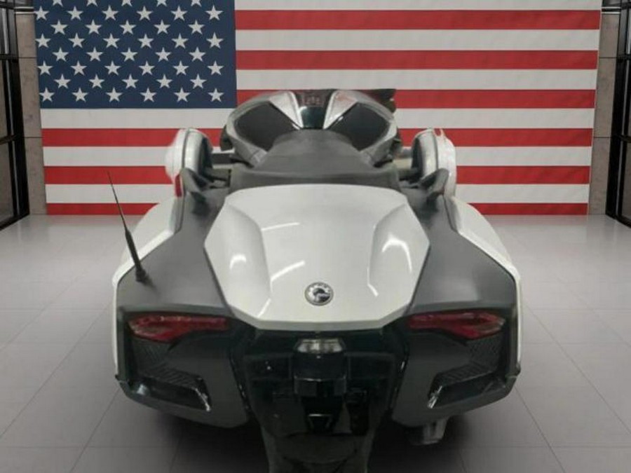 2022 Can-Am® Spyder RT SE6