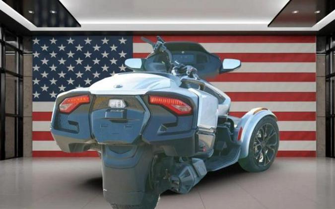 2022 Can-Am® Spyder RT SE6