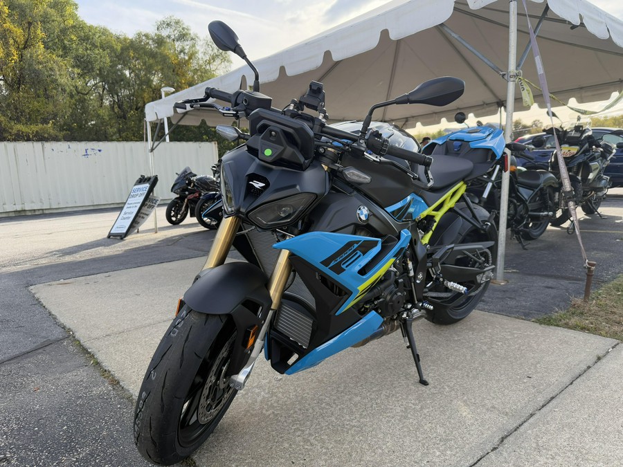 2026 BMW S 1000 R