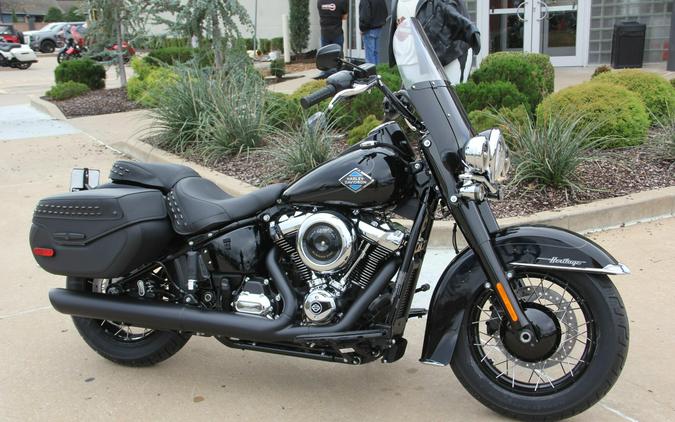 2026 Harley-Davidson FLHC Heritage Classic