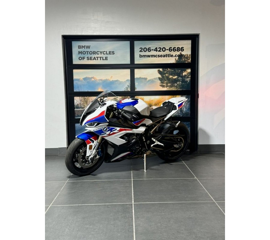 2022 BMW S 1000 RR Light White / Racing Blue / Racing Red