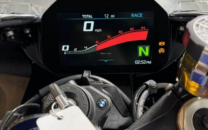 2022 BMW S 1000 RR Light White / Racing Blue / Racing Red