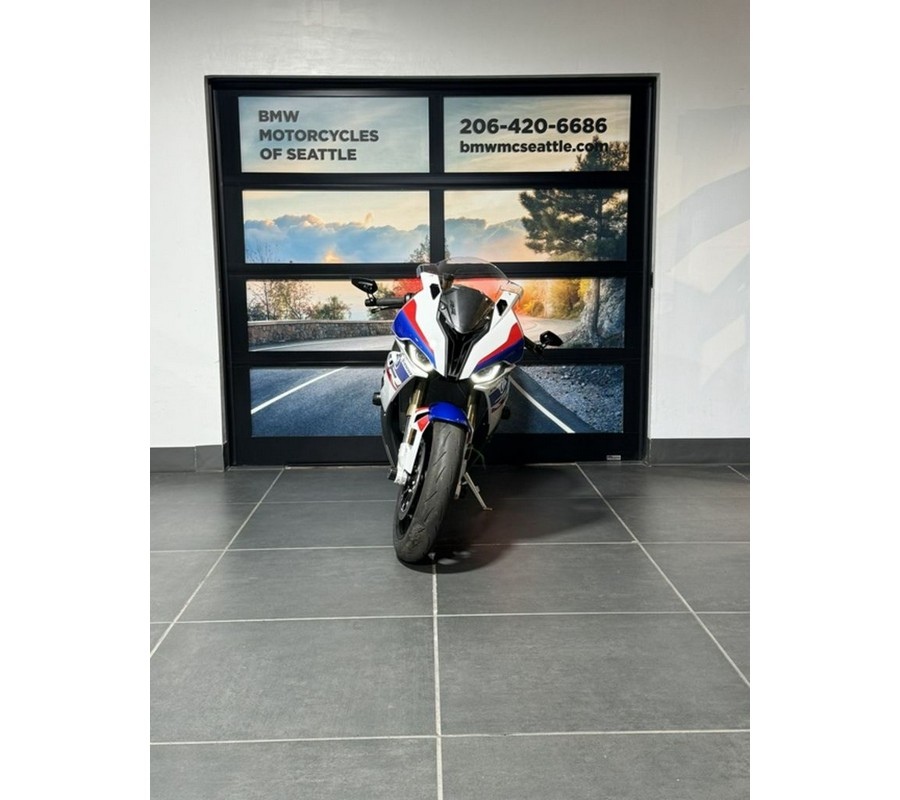 2022 BMW S 1000 RR Light White / Racing Blue / Racing Red