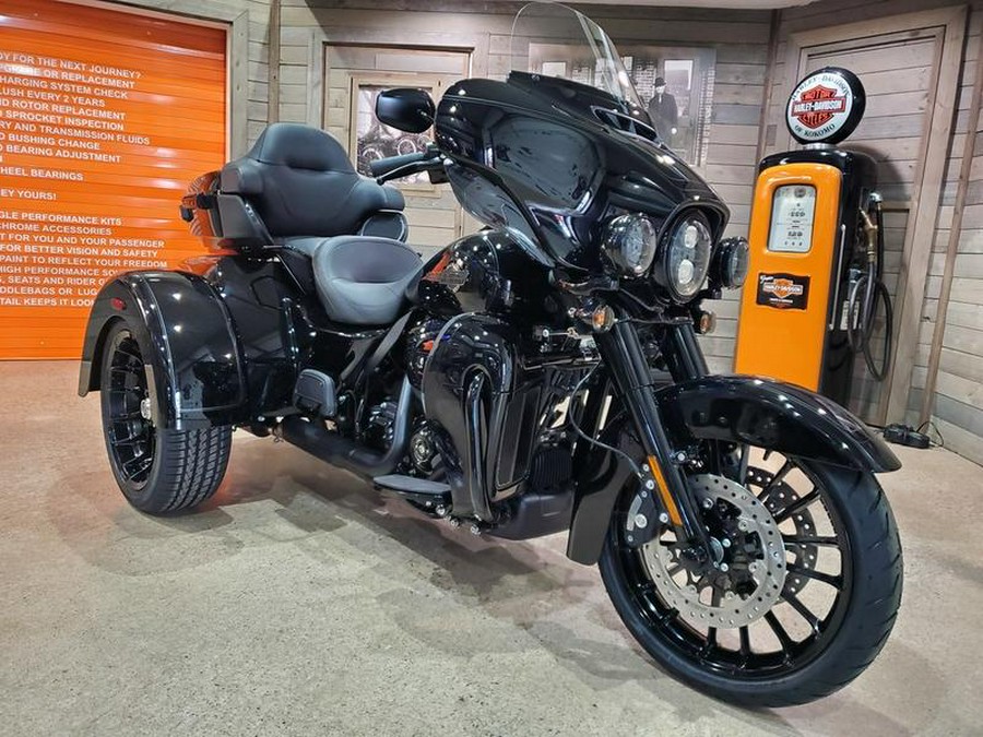 2025 Harley-Davidson® FLHTCUTG - Tri Glide® Ultra