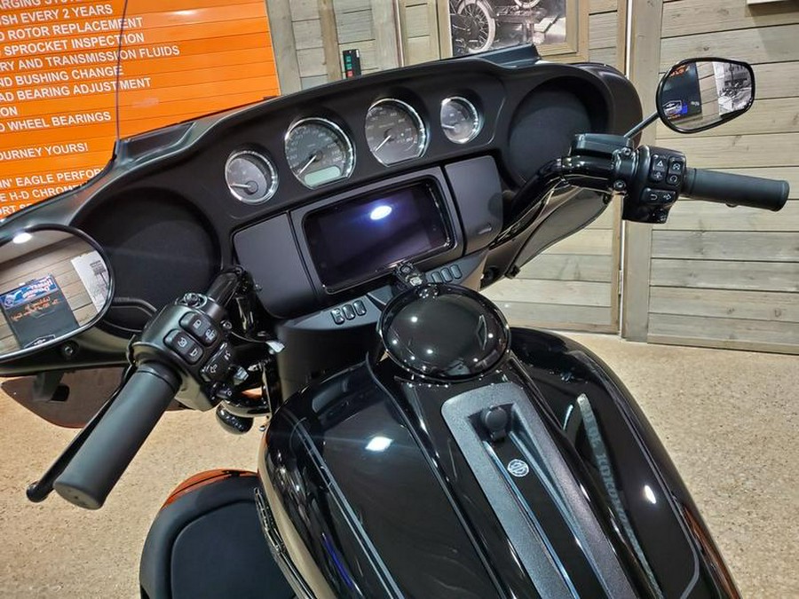 2025 Harley-Davidson® FLHTCUTG - Tri Glide® Ultra