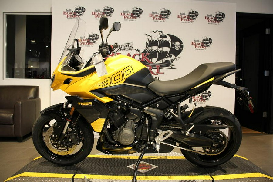 2026 Triumph TS800 COSMIC YELLOW
