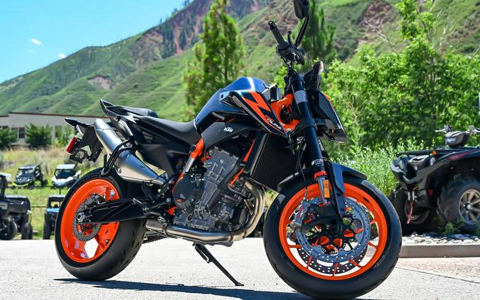 2023 KTM 890 Duke R