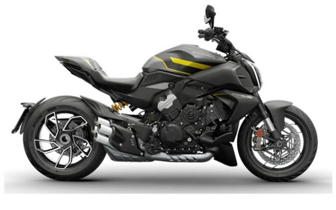 2026 Ducati Diavel V4 Black Roadster