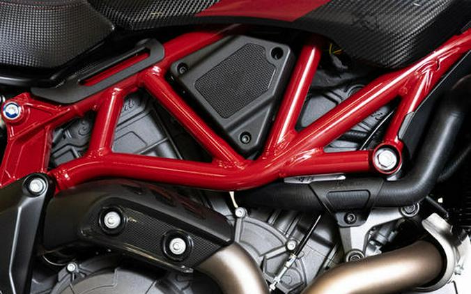 2024 Indian Motorcycle® FTR R Carbon Carbon Fiber