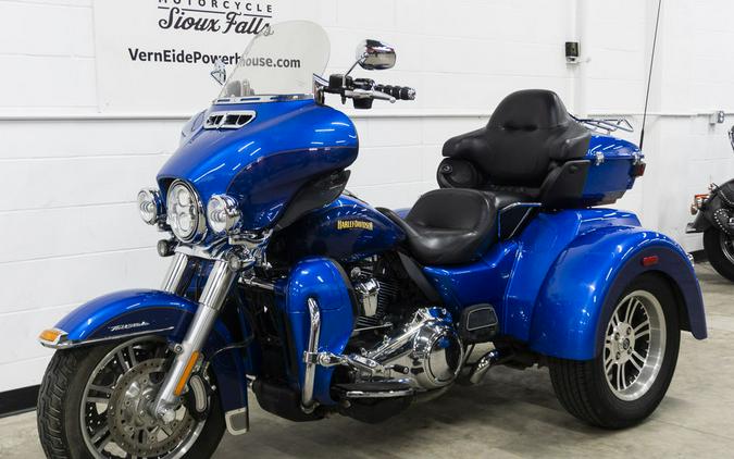 2017 Harley-Davidson® FLHTCUTG - Tri Glide® Ultra