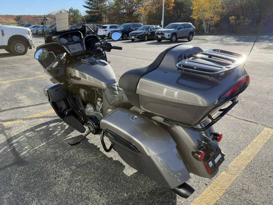 2025 Indian Motorcycle Pursuit DARK HORSE