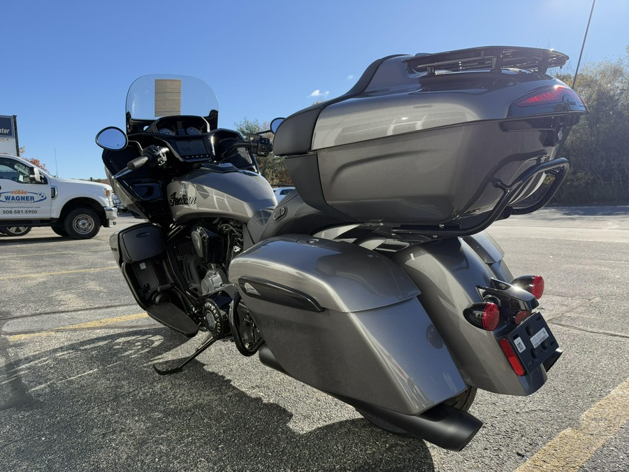 2025 Indian Motorcycle Pursuit DARK HORSE