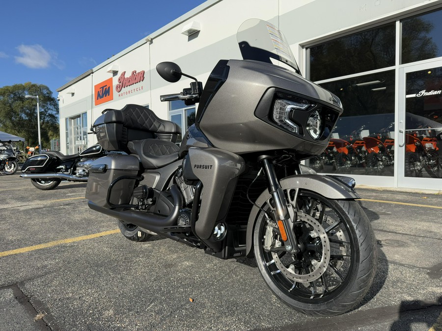 2025 Indian Motorcycle Pursuit DARK HORSE