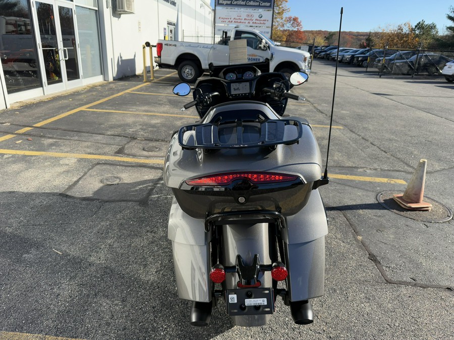 2025 Indian Motorcycle Pursuit DARK HORSE