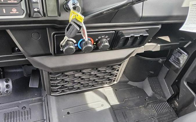 2026 Can-Am® Defender Limited HD11