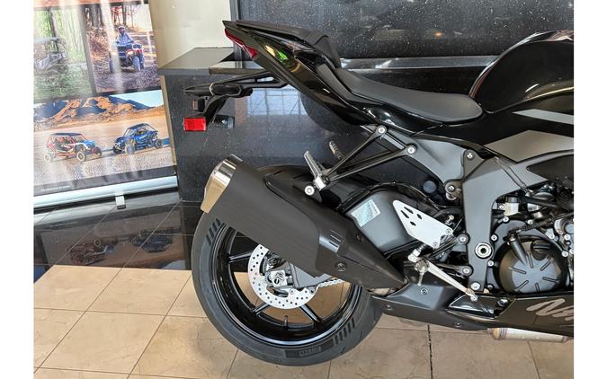 2026 Kawasaki NINJA ZX 6R BASE