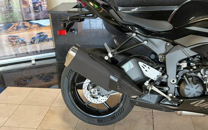 2026 Kawasaki Ninja ZX-6R Base