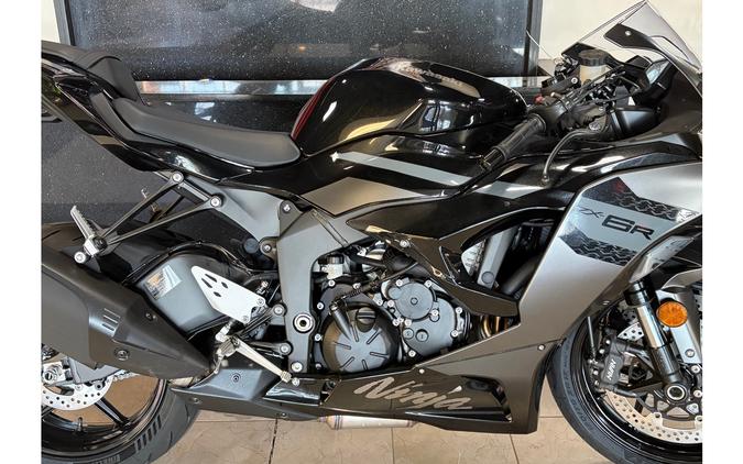 2026 Kawasaki NINJA ZX 6R BASE