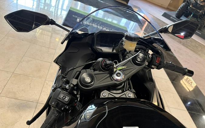 2026 Kawasaki Ninja ZX-6R Base