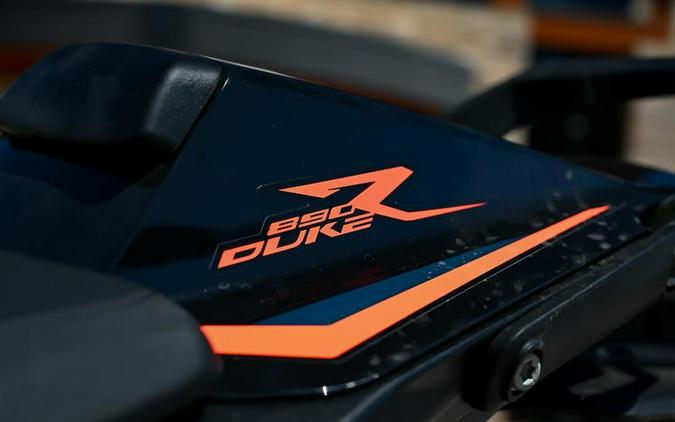 2023 KTM 890 Duke R